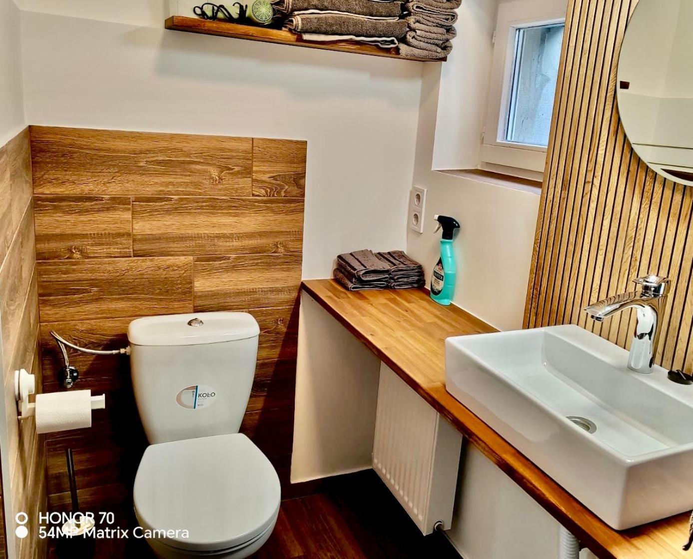 2 Rooms Retro Guesthouse In A Silent Garden Vecses Bagian luar foto